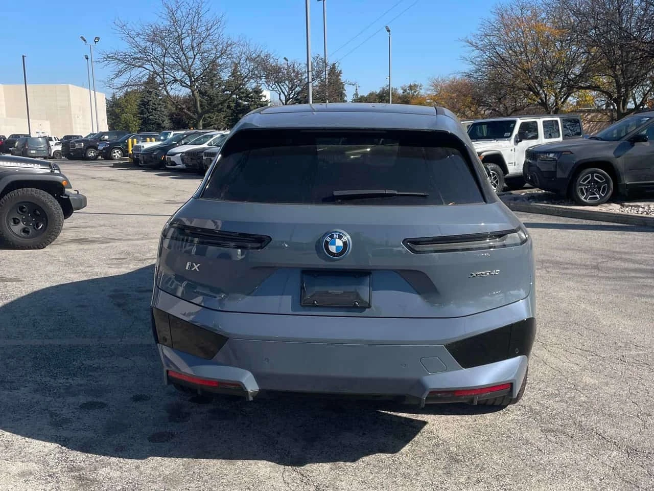 BMW iX * xDrive40 * CARFAX * ����� �� ����������� | Mobile.bg � ����������� 4