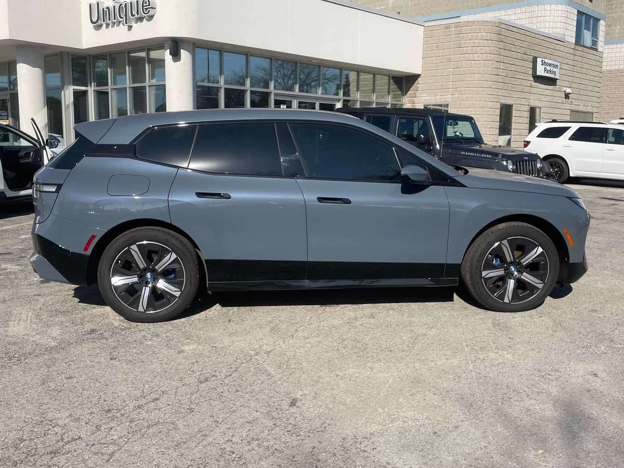 BMW iX * xDrive40 * CARFAX * ����� �� ����������� | Mobile.bg � ����������� 3