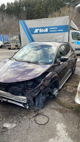 ������ Toyota C-HR