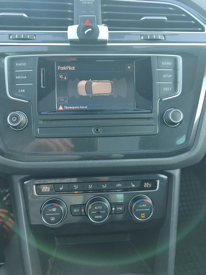 VW Tiguan 2.0 TDI AUTOMAT , снимка 16 - Автомобили и джипове - 52228312
