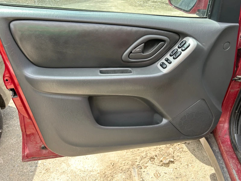 Mazda Tribute 2.3 на части, снимка 4 - Автомобили и джипове - 52816294