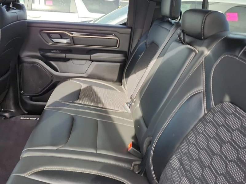 Dodge RAM 1500 * SPORT CREW CAB SHORT BED * CARFAX * БЕЗ ПЪРВОНАЧ, снимка 13 - Автомобили и джипове - 53149585