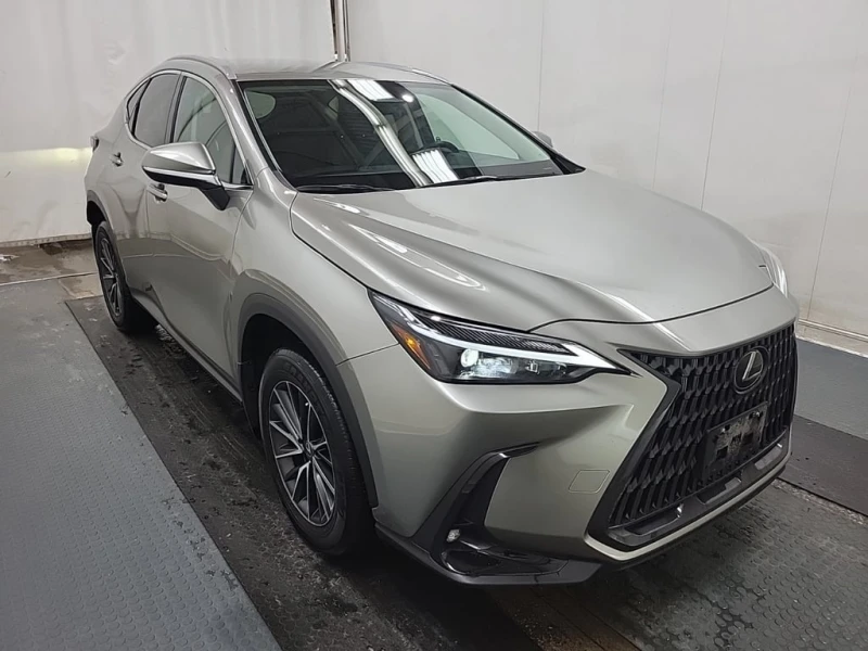 Lexus NX * 250 * CARFAX * ОПЦИЯ ЗА ФИНАНСИРАНЕ * , снимка 2 - Автомобили и джипове - 53200319