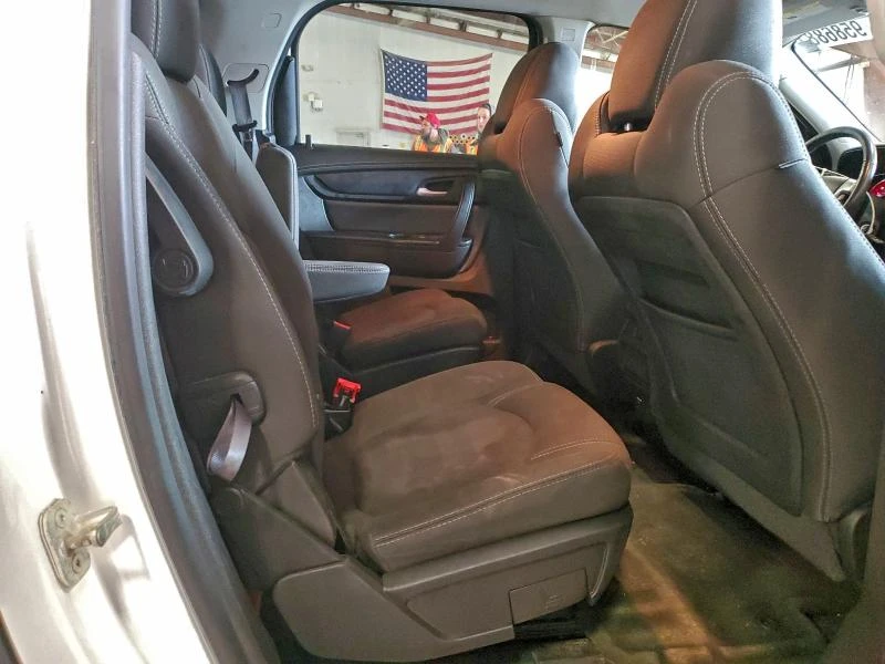 Gmc Acadia 3.6L 6 Front-wheel Drive - изображение 3