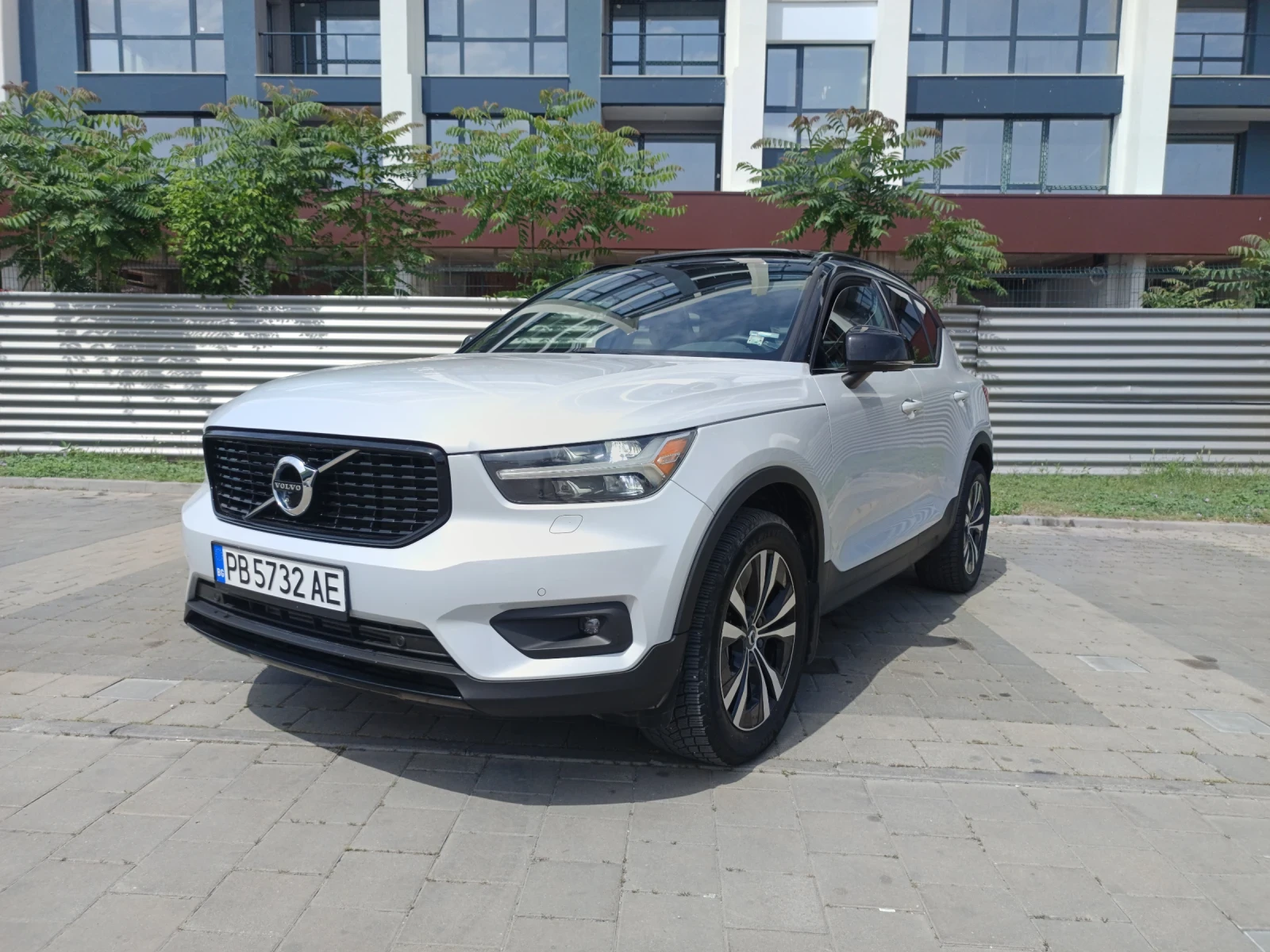 Volvo XC40 2.0 T5 AWD - изображение 2