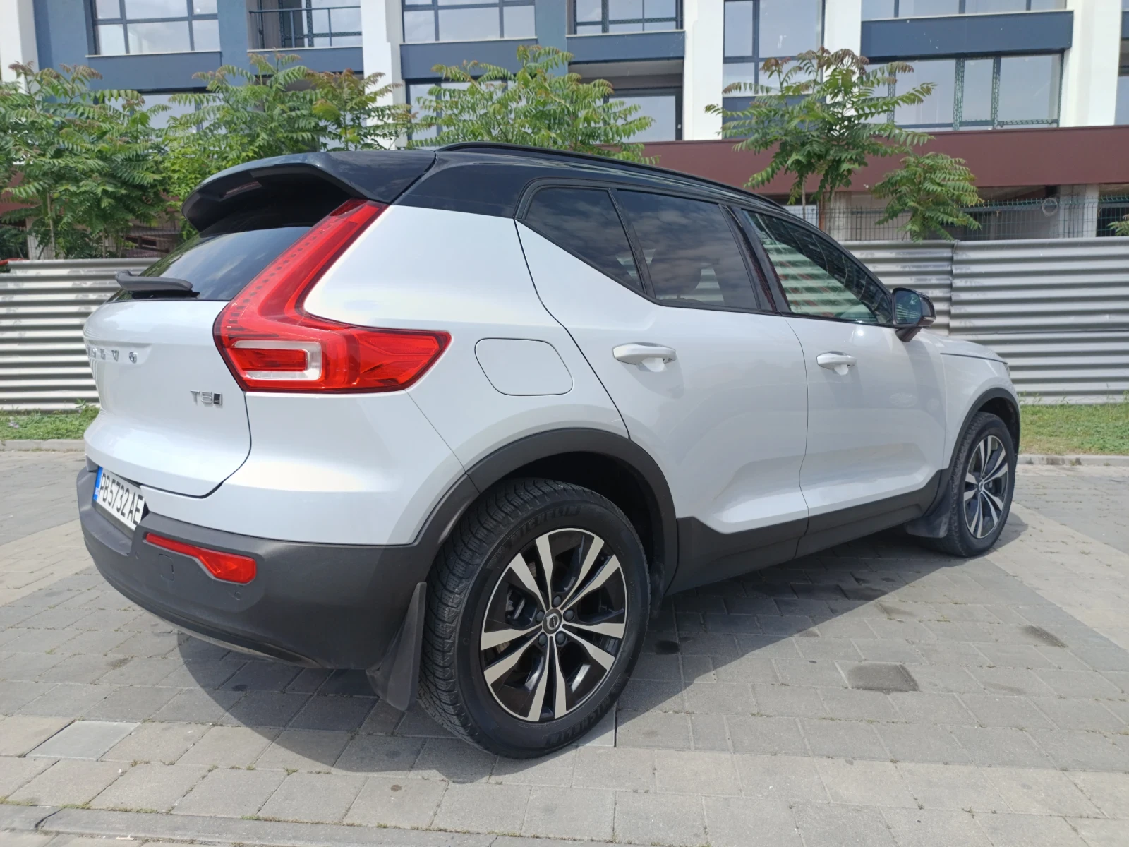Volvo XC40 2.0 T5 AWD - изображение 4