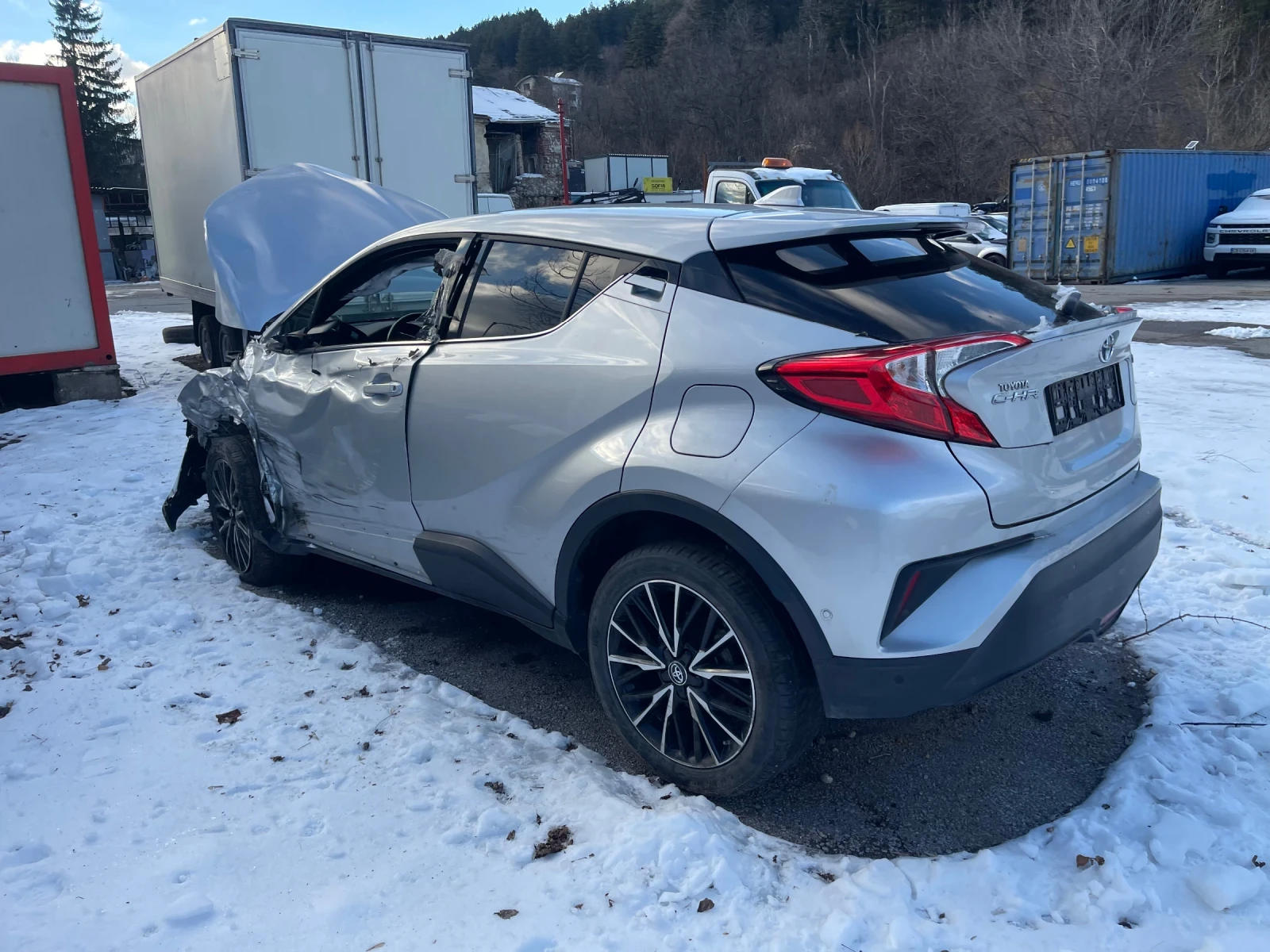 Toyota C-HR Hybrid 2.0 ка 150 коня - На части или цяла  - изображение 8