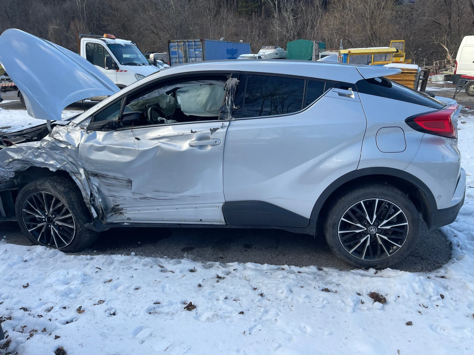 Toyota C-HR Hybrid 2.0 ка 150 коня - На части или цяла  - изображение 7