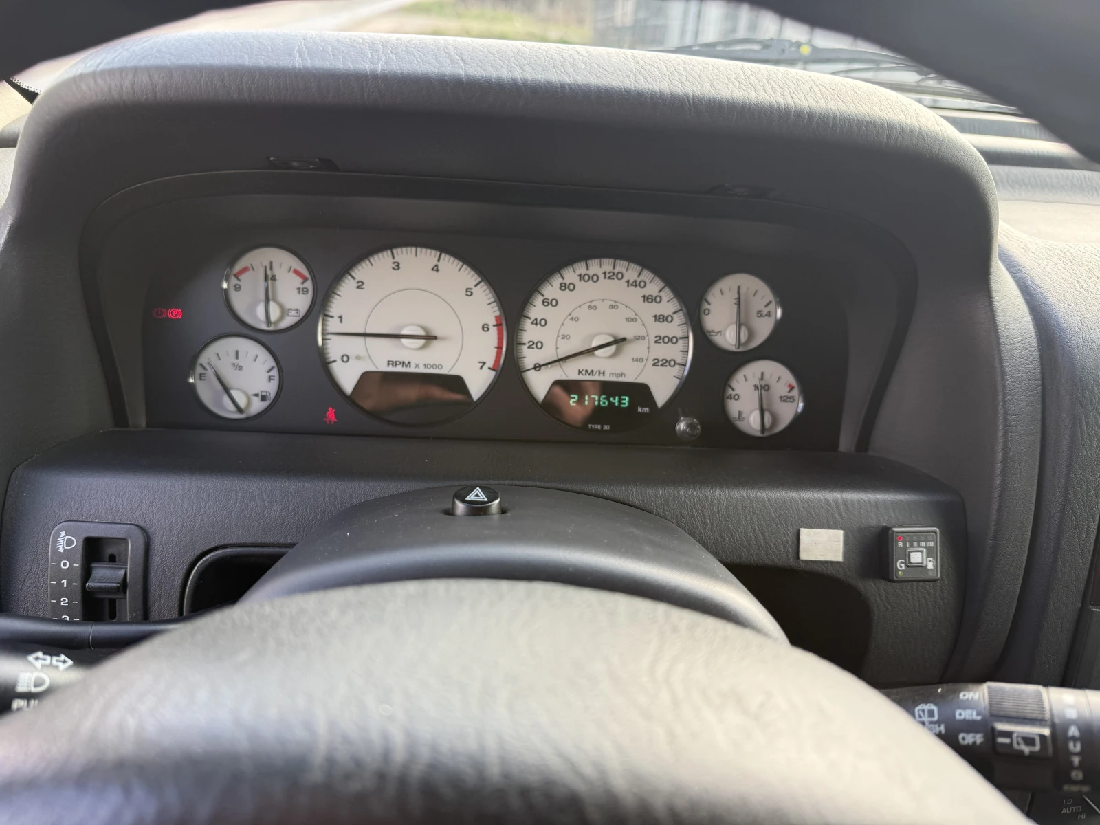 Jeep Grand cherokee 4.7 Limited LPG, снимка 13 - Автомобили и джипове - 54037932