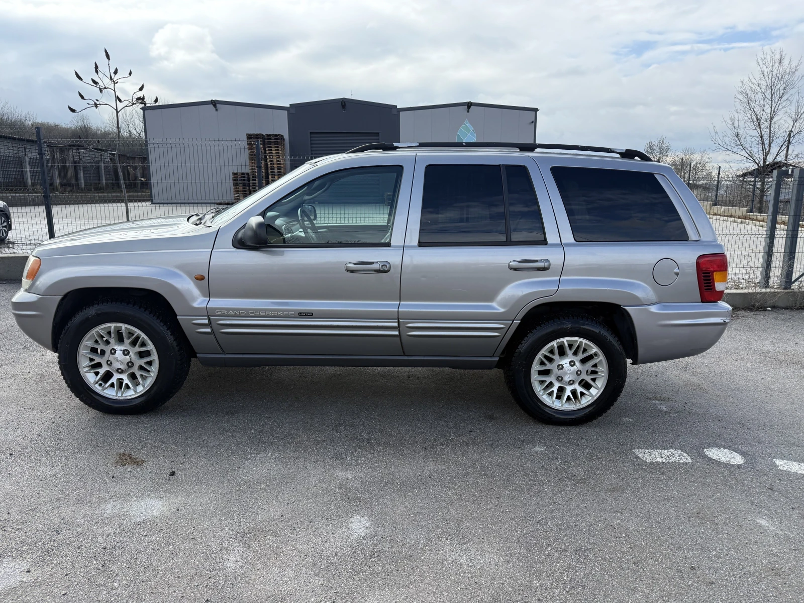 Jeep Grand cherokee 4.7 Limited LPG, снимка 7 - Автомобили и джипове - 54037932