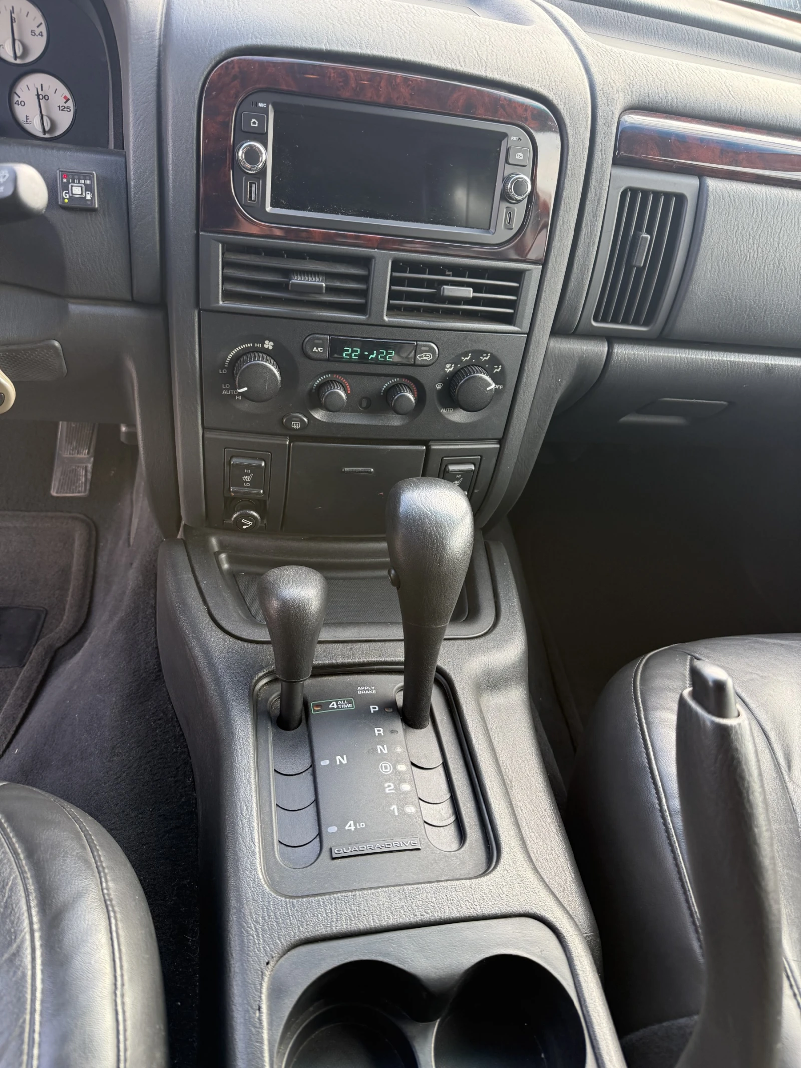 Jeep Grand cherokee 4.7 Limited LPG, снимка 11 - Автомобили и джипове - 54037932