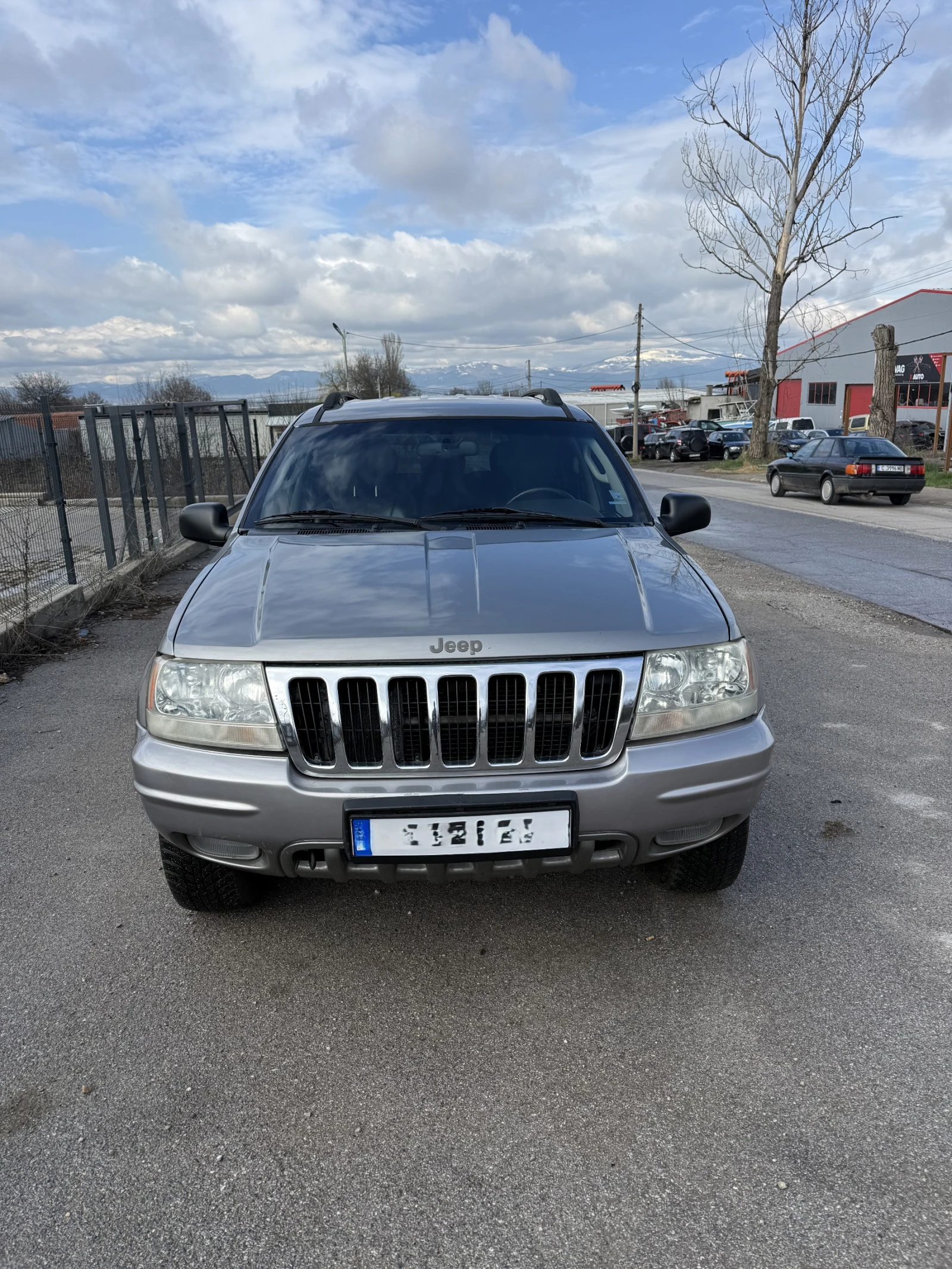Jeep Grand cherokee 4.7 Limited LPG, снимка 2 - Автомобили и джипове - 54037932