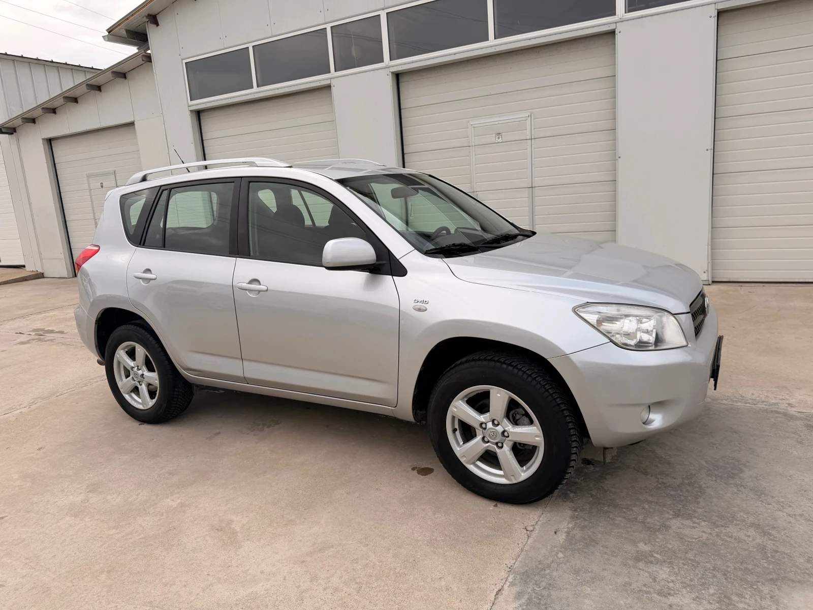 Toyota Rav4 2.2D4D 136k.c* 4x4* UNIKAT* 3 броя, снимка 13 - Автомобили и джипове - 54061413