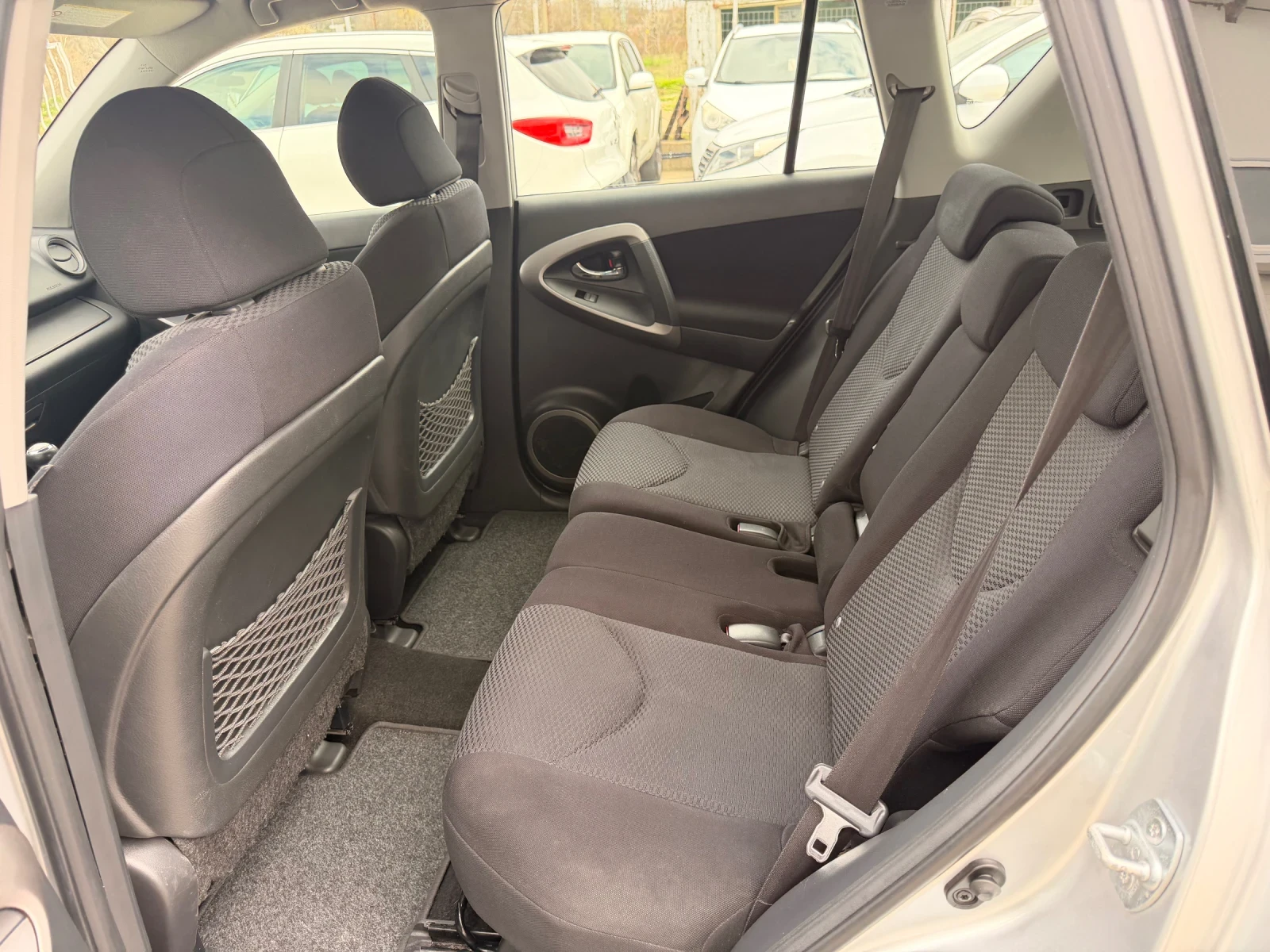 Toyota Rav4 2.2D4D 136k.c* 4x4* UNIKAT* 3 броя, снимка 8 - Автомобили и джипове - 54061413