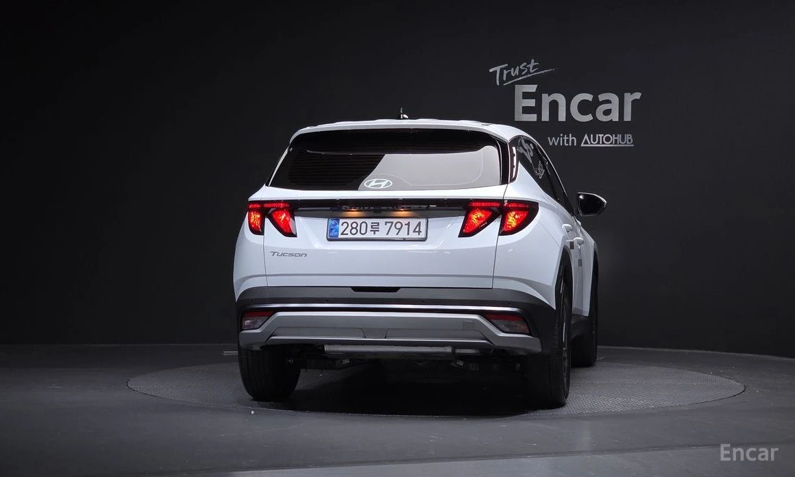 Hyundai Tucson, снимка 4 - Автомобили и джипове - 54202567