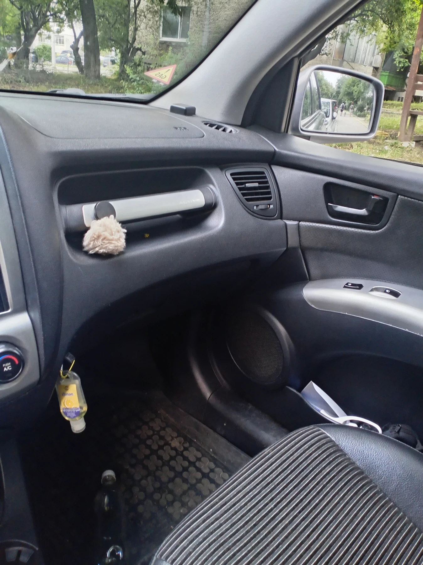 Kia Sportage 2.0 газ-бенин, снимка 5 - Автомобили и джипове - 55161354