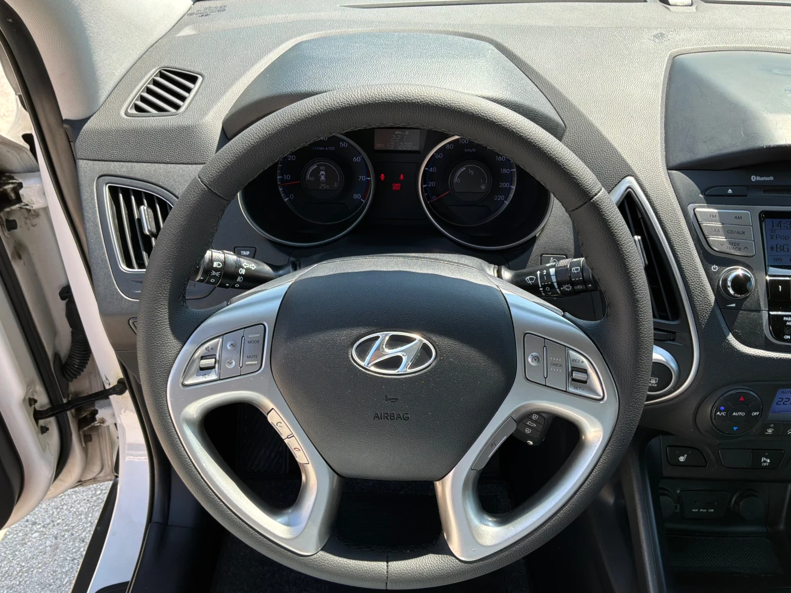 Hyundai IX35 1.6i 135к.с 6ск. Кожа 131000км., снимка 9 - Автомобили и джипове - 55299971
