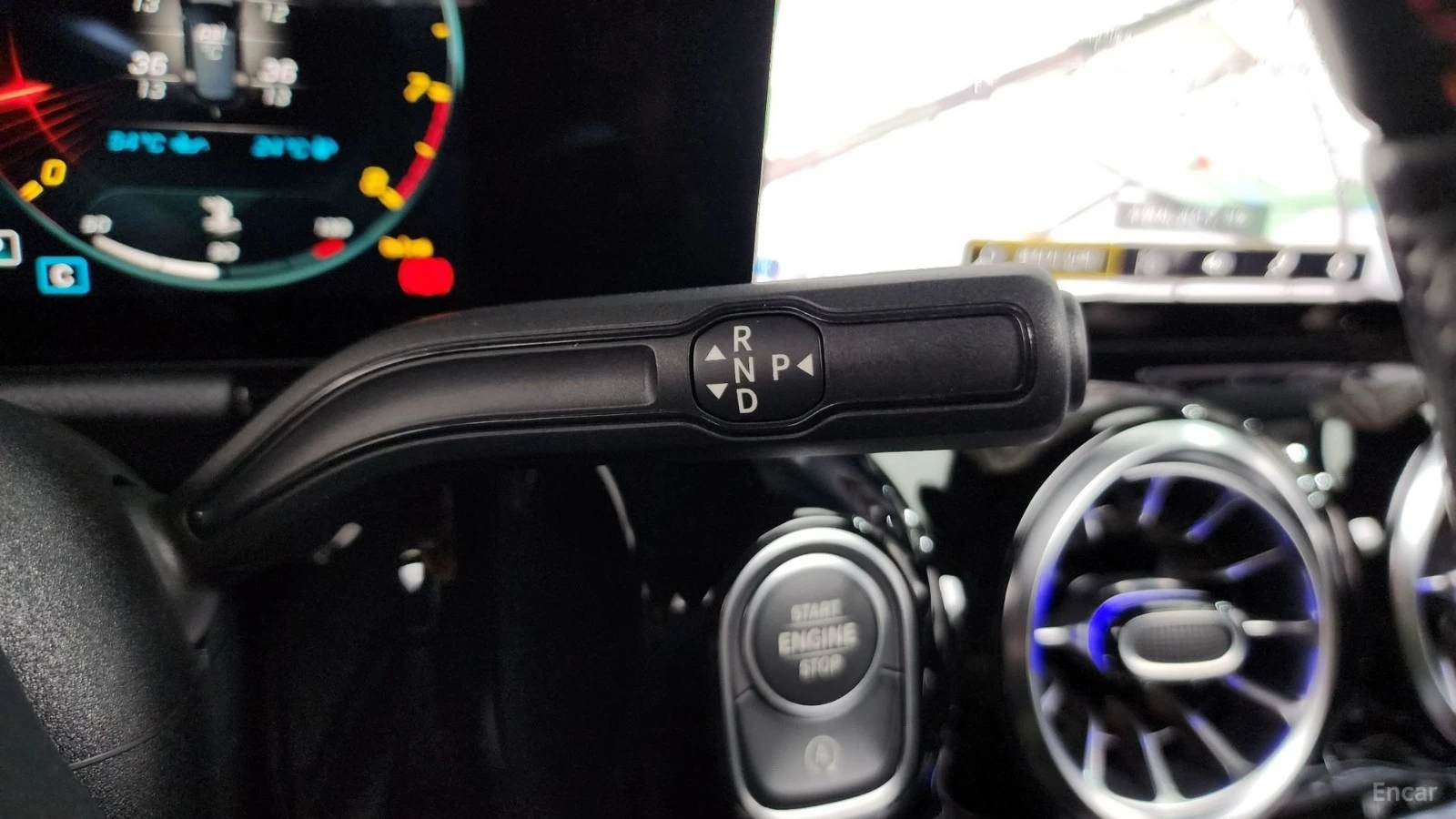 Mercedes-Benz GLA 45 AMG* КОЖА* НАВИ* ПАНО* КАМЕРА, снимка 7 - Автомобили и джипове - 55445003