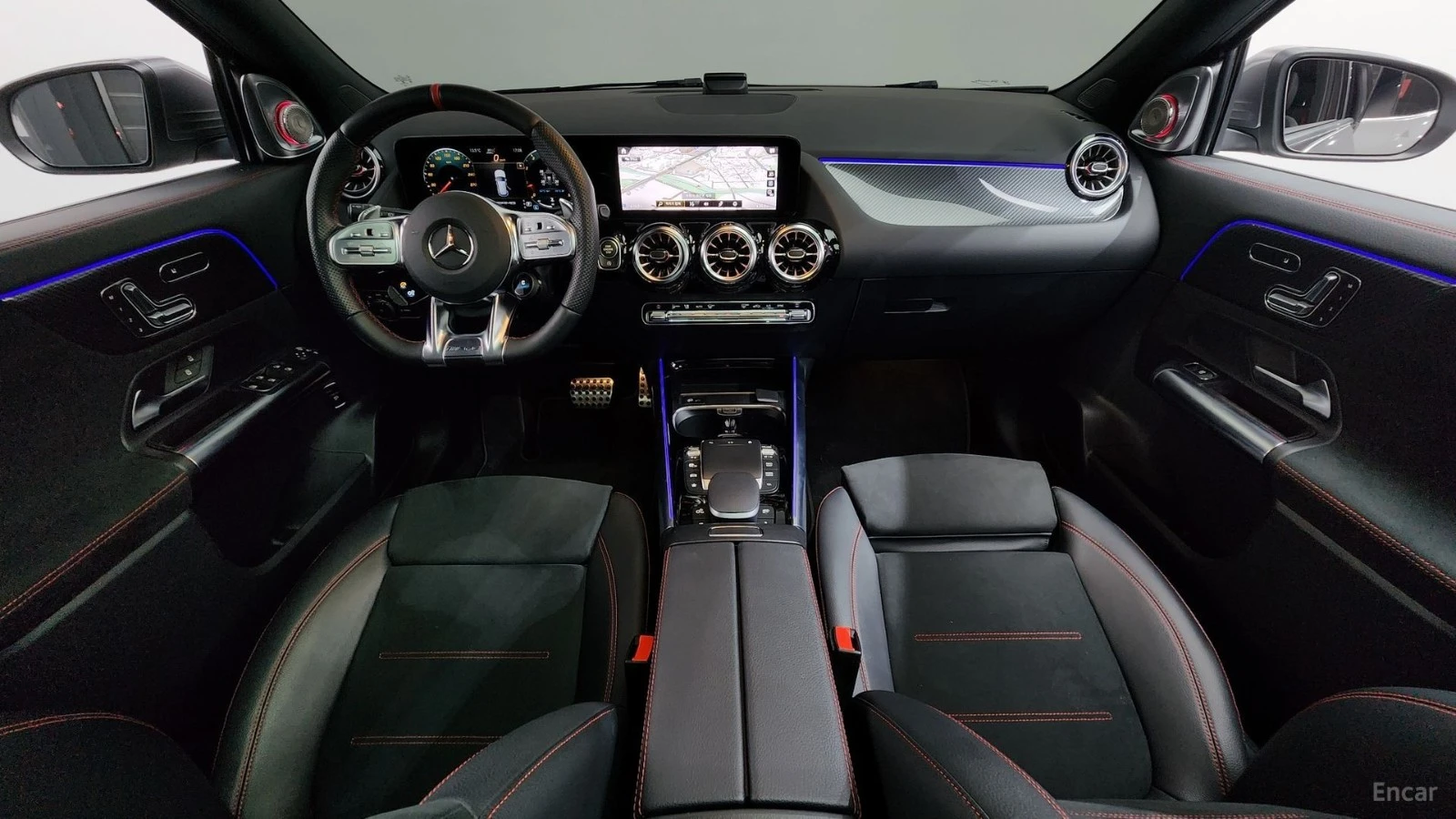 Mercedes-Benz GLA 45 AMG* КОЖА* НАВИ* ПАНО* КАМЕРА, снимка 5 - Автомобили и джипове - 55445003