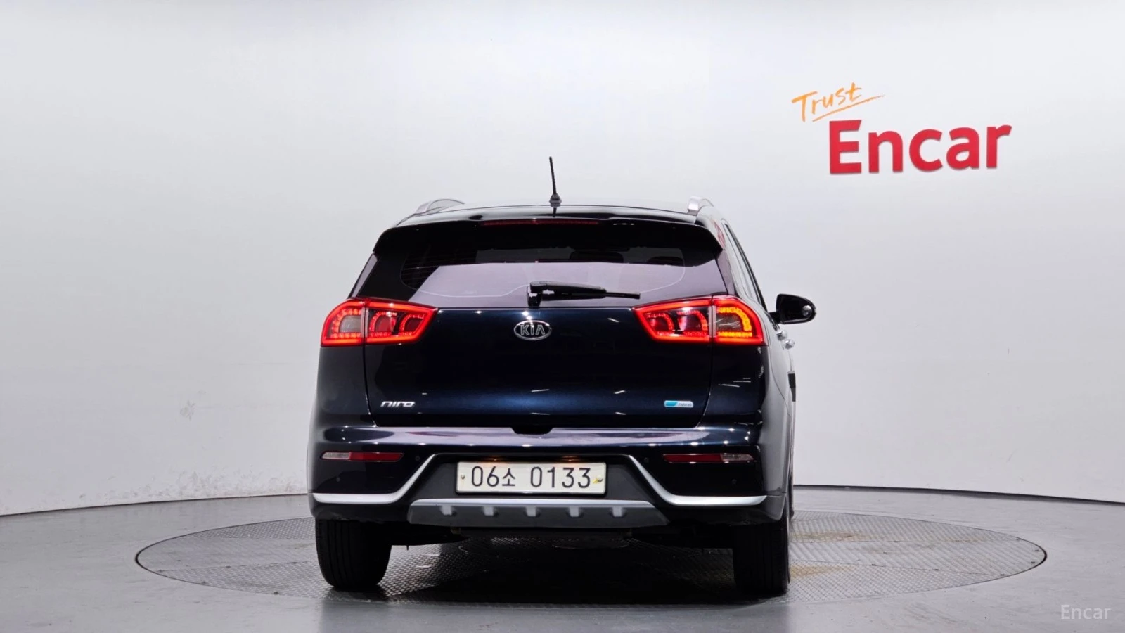 Kia Niro Prestige* КОЖА* ОБДУХВ* ПАНО, снимка 4 - Автомобили и джипове - 55576900