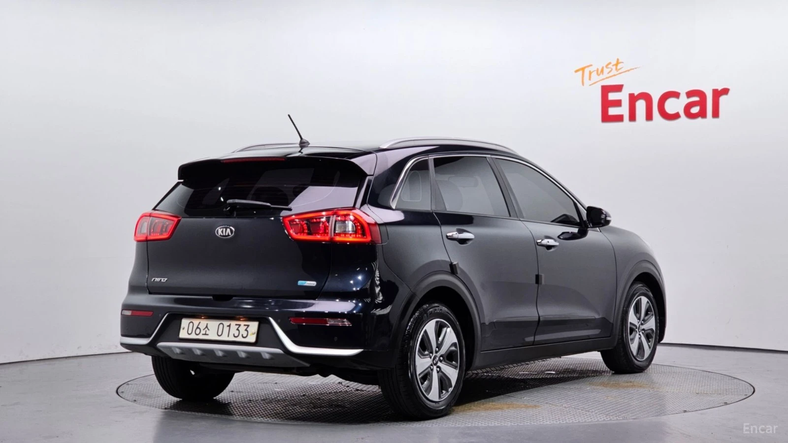 Kia Niro Prestige* КОЖА* ОБДУХВ* ПАНО, снимка 2 - Автомобили и джипове - 55576900