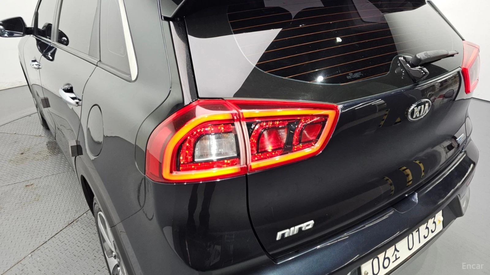 Kia Niro Prestige* КОЖА* ОБДУХВ* ПАНО, снимка 16 - Автомобили и джипове - 55576900
