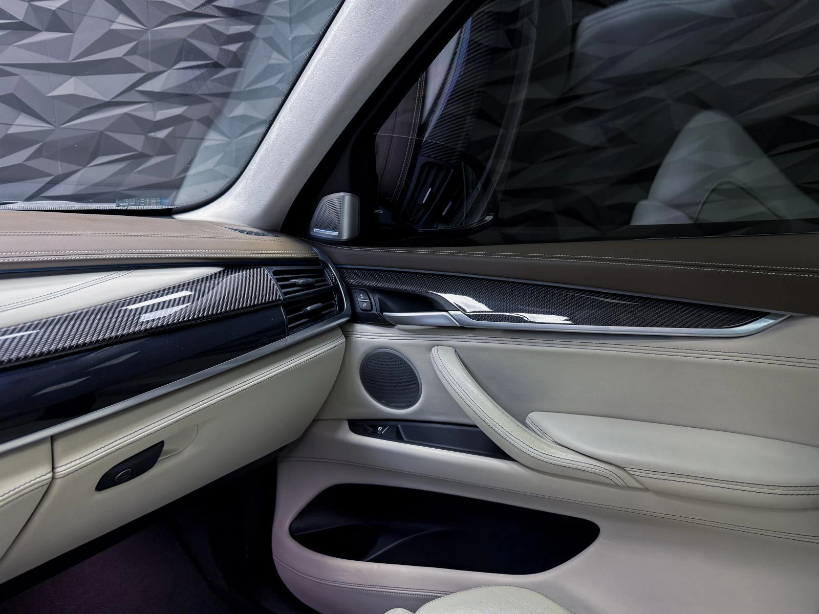 BMW X6 M XDRIVE* M-PACK* B&O* CAM* PANO* HUD* ОБДУХВ* MEM, снимка 17 - Автомобили и джипове - 55664140