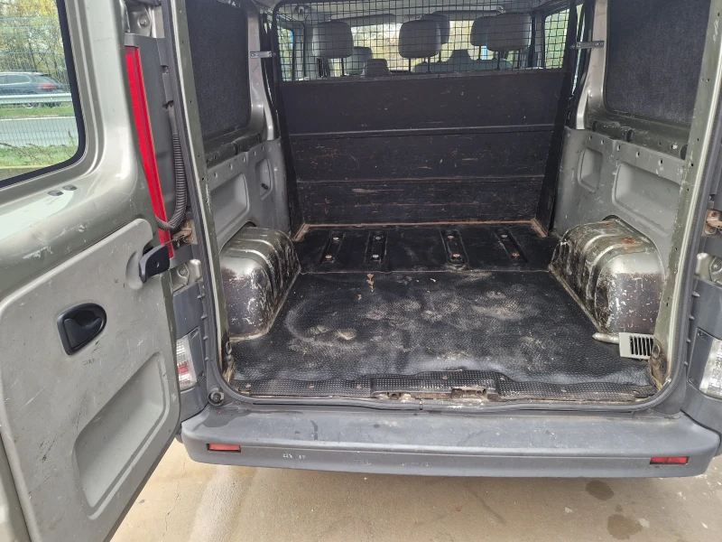 Opel Vivaro 2.0dci 6 mesta  2011MAXXI, снимка 10 - Бусове и автобуси - 52368322