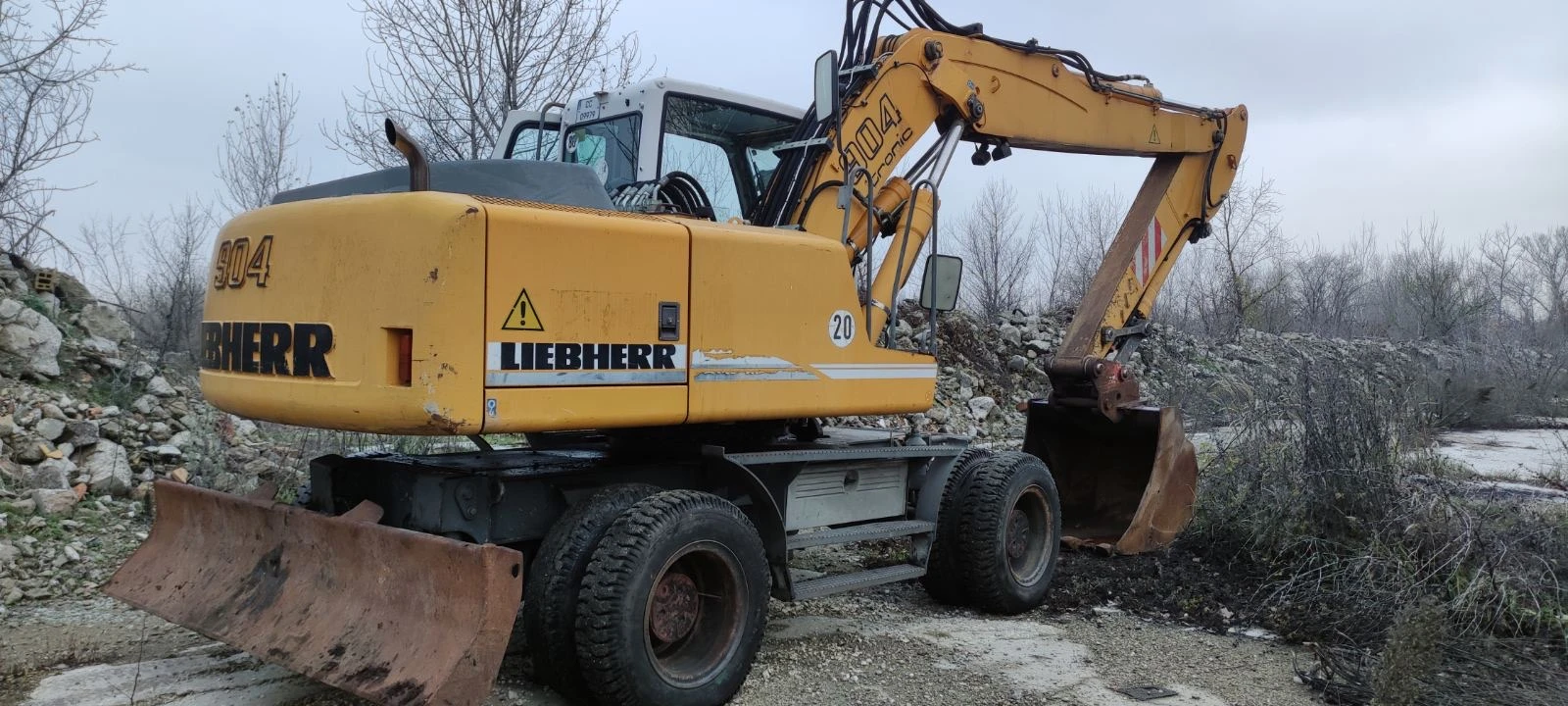 Багер Liebherr A904C, снимка 1