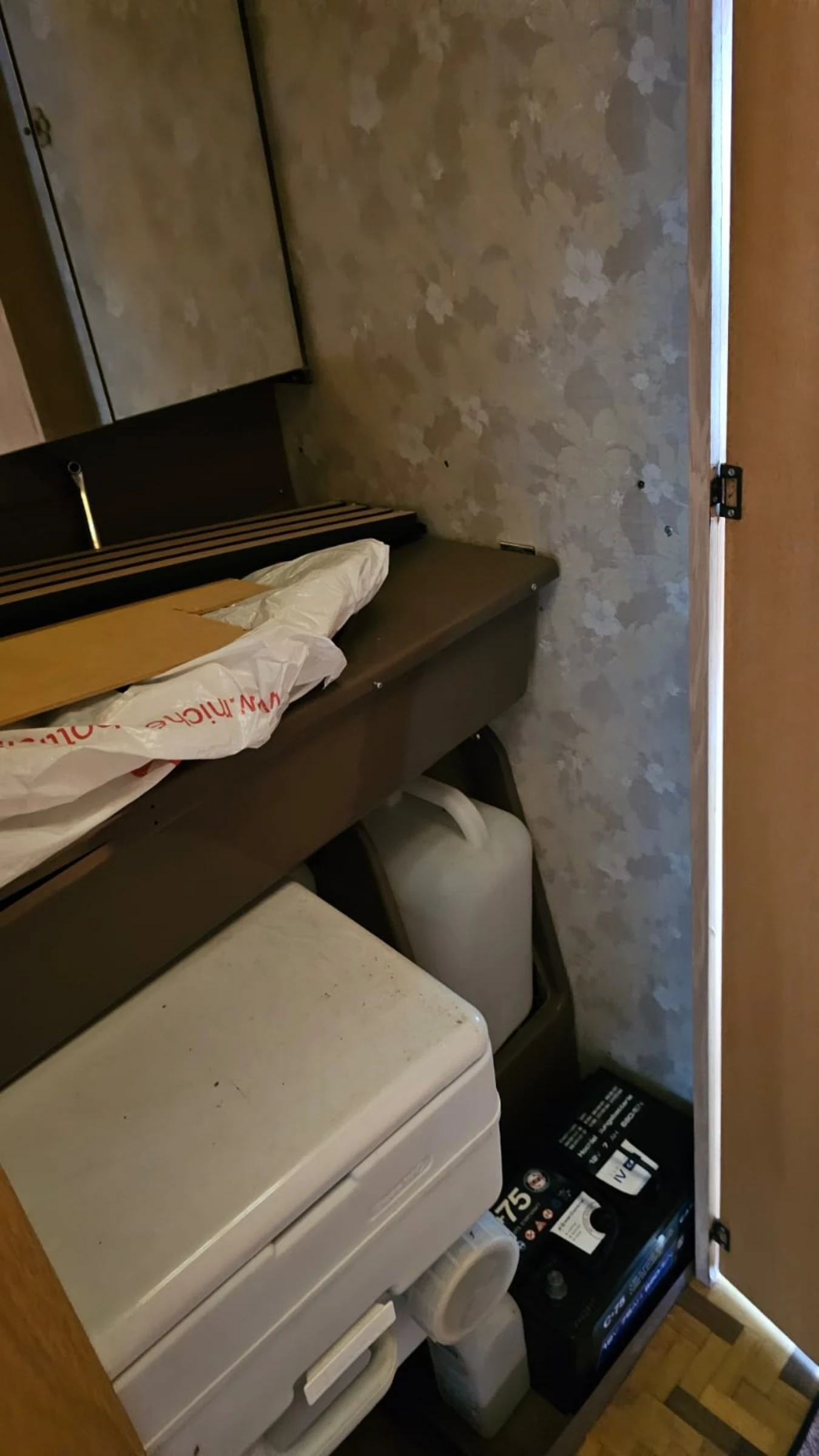 �������� Dethleffs | Mobile.bg � ����������� 15