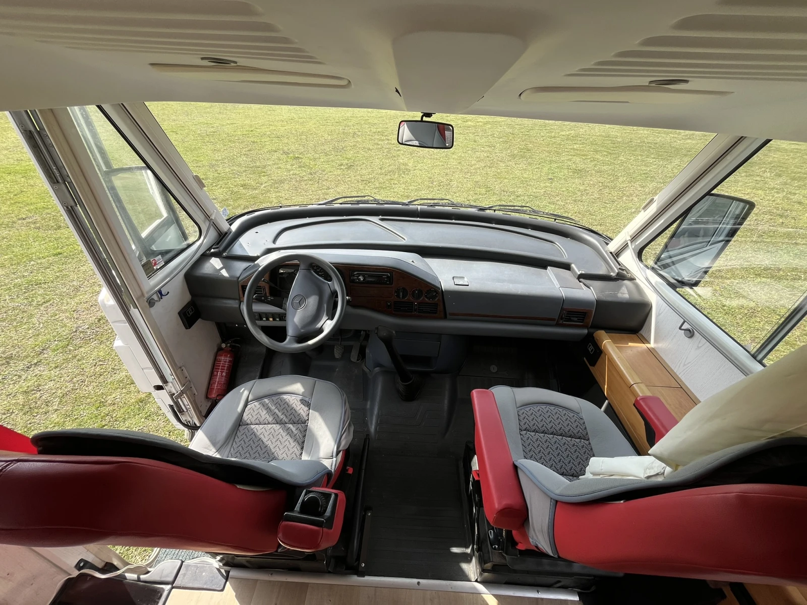 Кемпер Mercedes-Benz Hymer, снимка 13 - Каравани и кемпери - 53762726