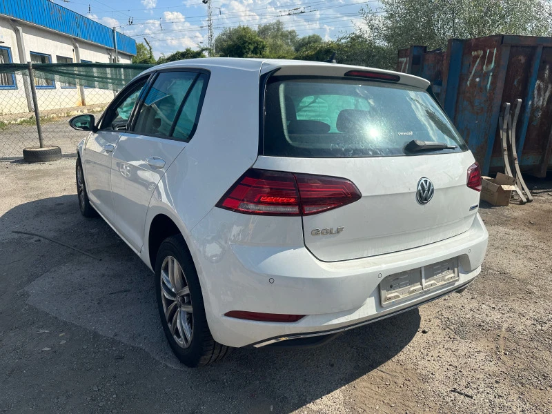 VW Golf 1.5 TGI, снимка 4 - Автомобили и джипове - 41742382