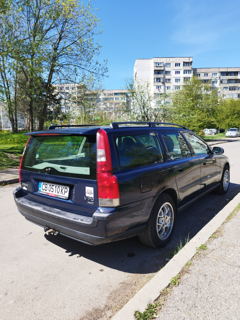 Volvo V70 AWD, снимка 4 - Автомобили и джипове - 45546704