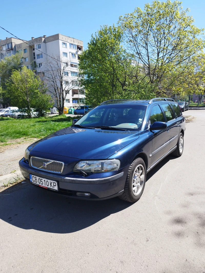 Volvo V70 AWD, снимка 2 - Автомобили и джипове - 47438134