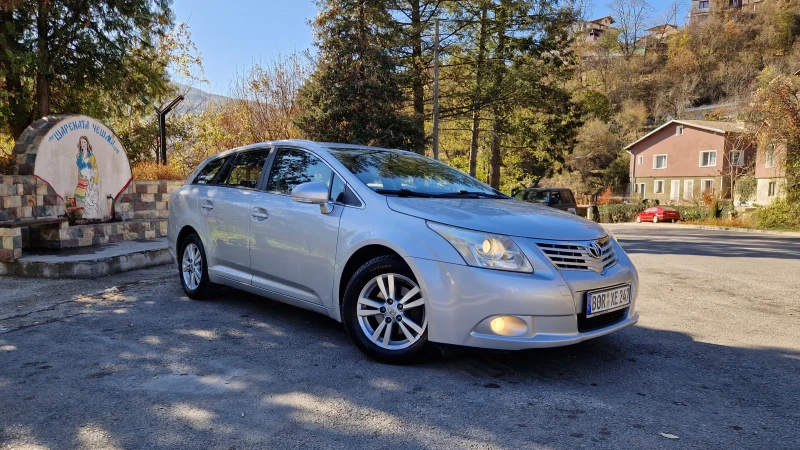 Toyota Avensis 2.0d4d Много запазена!, снимка 7 - Автомобили и джипове - 48072781