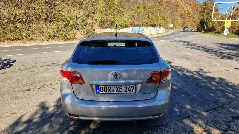 Toyota Avensis 2.0d4d Много запазена!, снимка 5 - Автомобили и джипове - 48072781