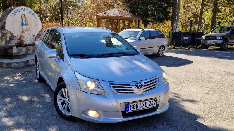 Toyota Avensis 2.0d4d Много запазена!, снимка 1 - Автомобили и джипове - 48072781