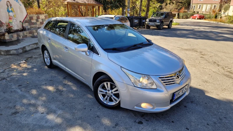 Toyota Avensis 2.0d4d Много запазена!, снимка 8 - Автомобили и джипове - 48072781