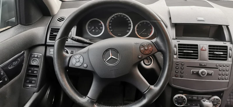 Mercedes-Benz C 200, снимка 10 - Автомобили и джипове - 48324405