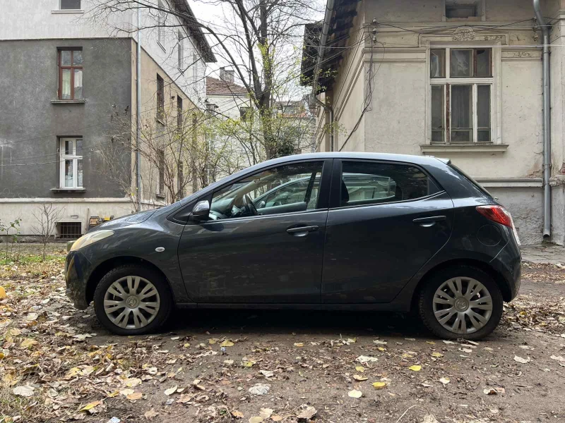 Mazda 2, снимка 2 - Автомобили и джипове - 48420008