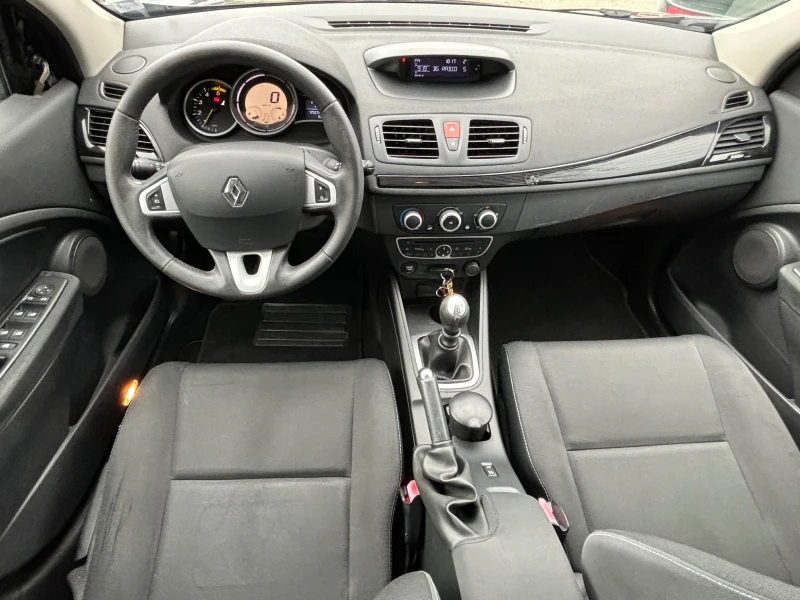 Renault Megane 1.5 DCI, снимка 11 - Автомобили и джипове - 48317147