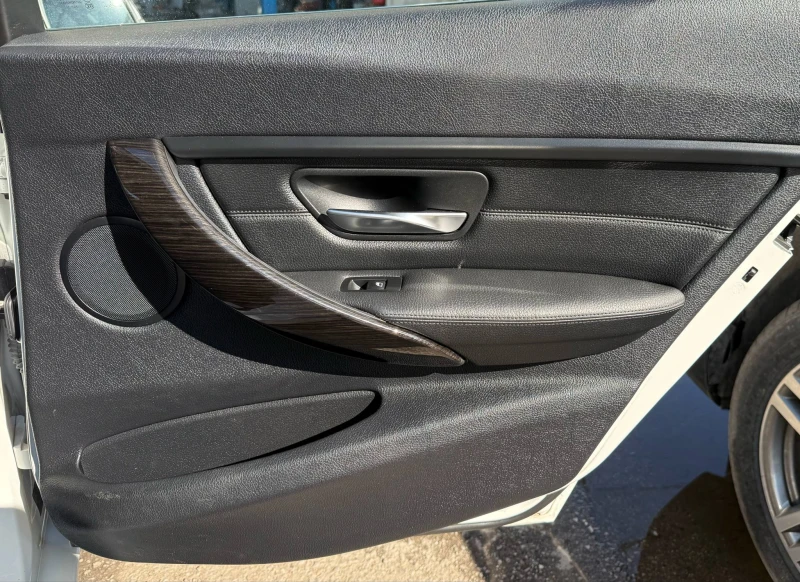 BMW 320 XDRIVE, снимка 8 - Автомобили и джипове - 50374938