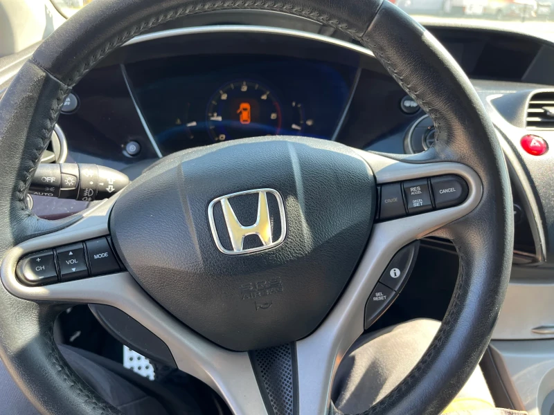 Honda Civic 2.2 i-cdti, снимка 15 - Автомобили и джипове - 52680399