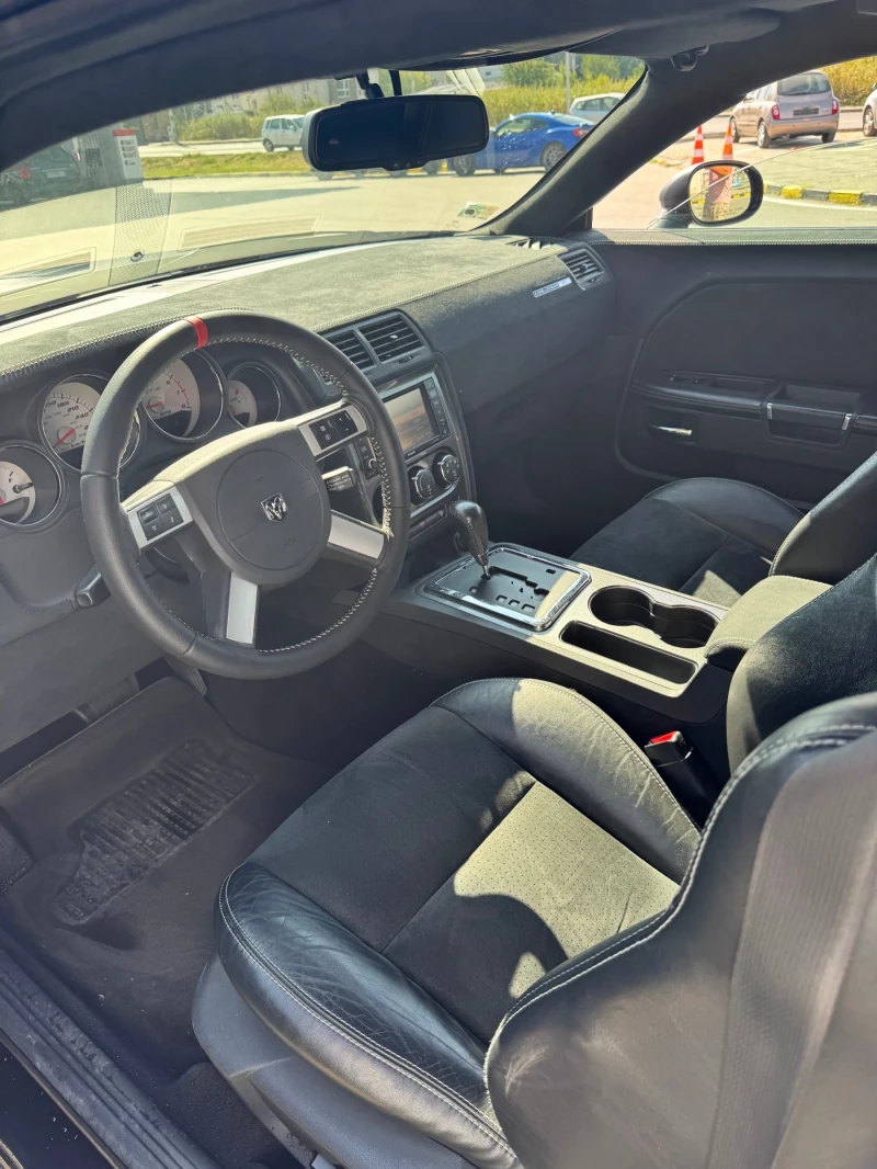 Dodge Challenger SRT8 one of first 500 Canada, снимка 9 - Автомобили и джипове - 52269009