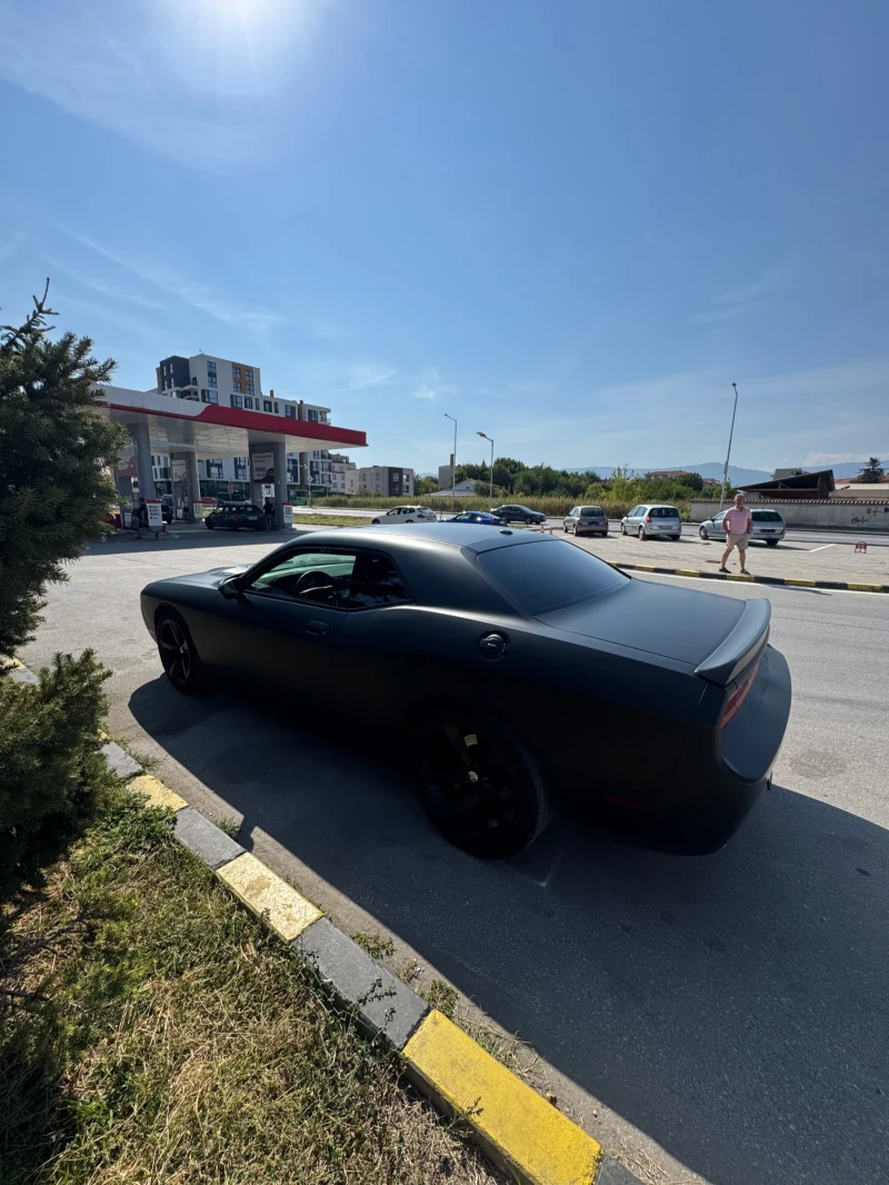 Dodge Challenger SRT8 one of first 500 Canada, снимка 5 - Автомобили и джипове - 52269009