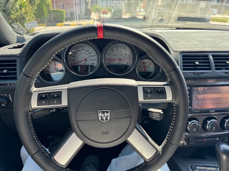 Dodge Challenger SRT8 one of first 500 Canada, снимка 7 - Автомобили и джипове - 52269009