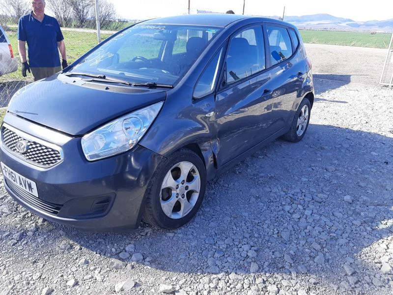 Kia Venga 1.6 crdi, снимка 2 - Автомобили и джипове - 36383635