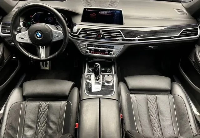 BMW 750 black sapphire* Xdrive* W/Performance* M power spo, снимка 15 - Автомобили и джипове - 48355561