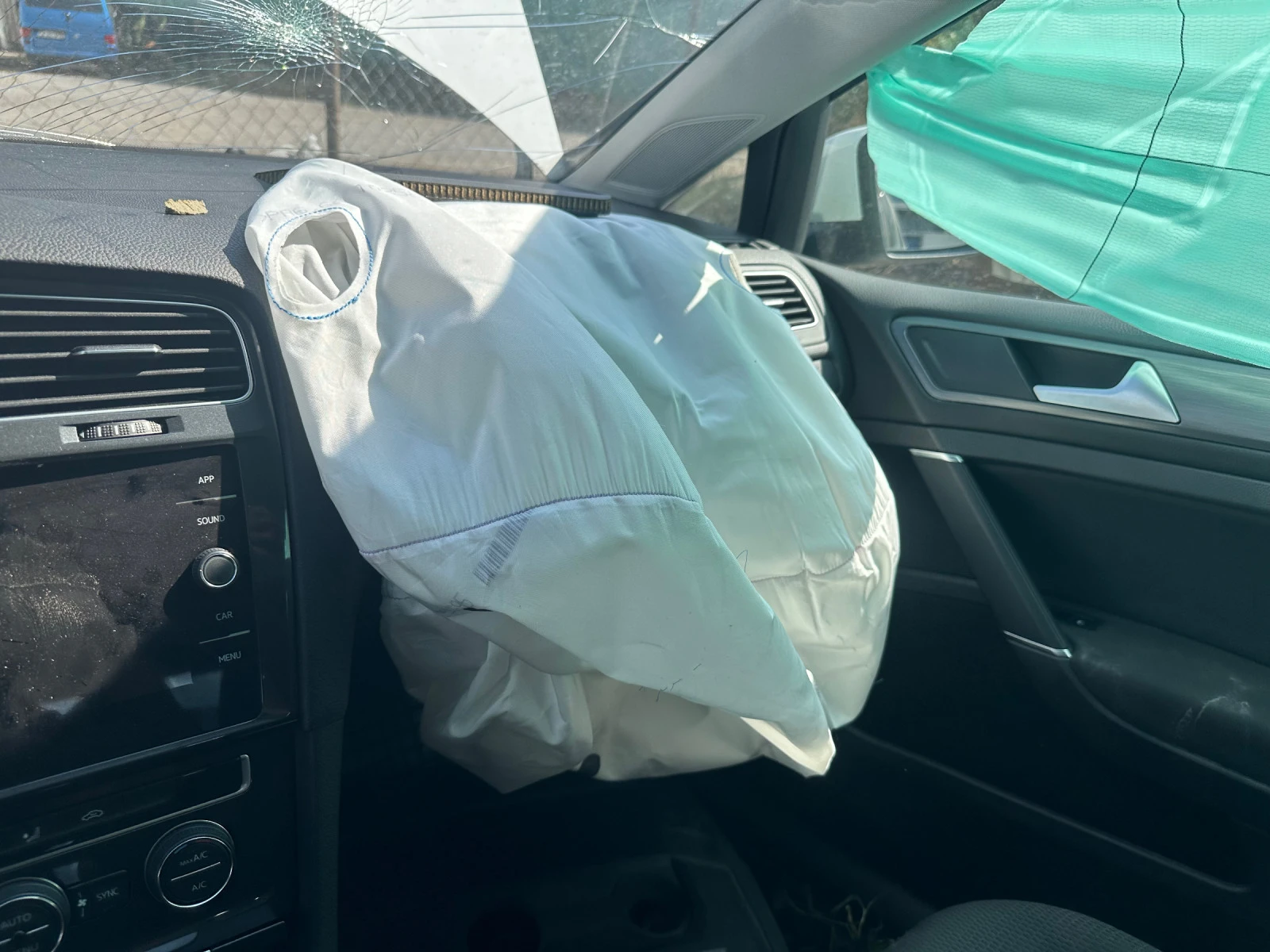 VW Golf 1.5 TGI | Mobile.bg   17