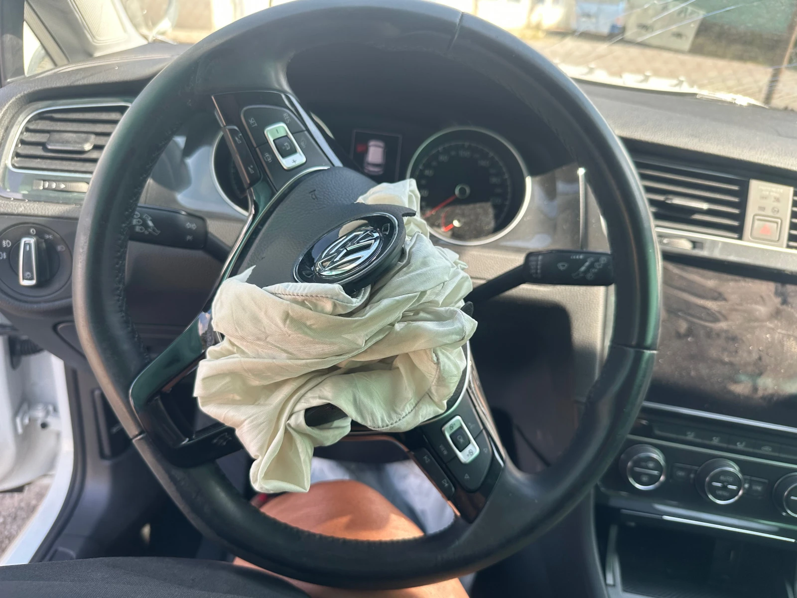 VW Golf 1.5 TGI | Mobile.bg   16